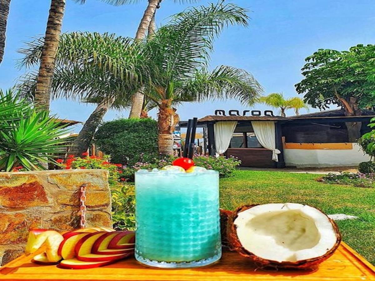 Modern Family Home Above Swimming Pool Puerto Rico  Exteriör bild